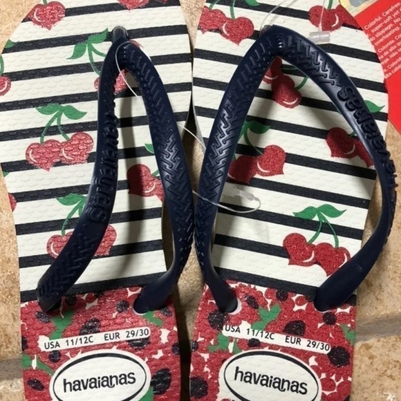NWT Cherry Havaianas Sandals Slippers - Picture 2 of 3